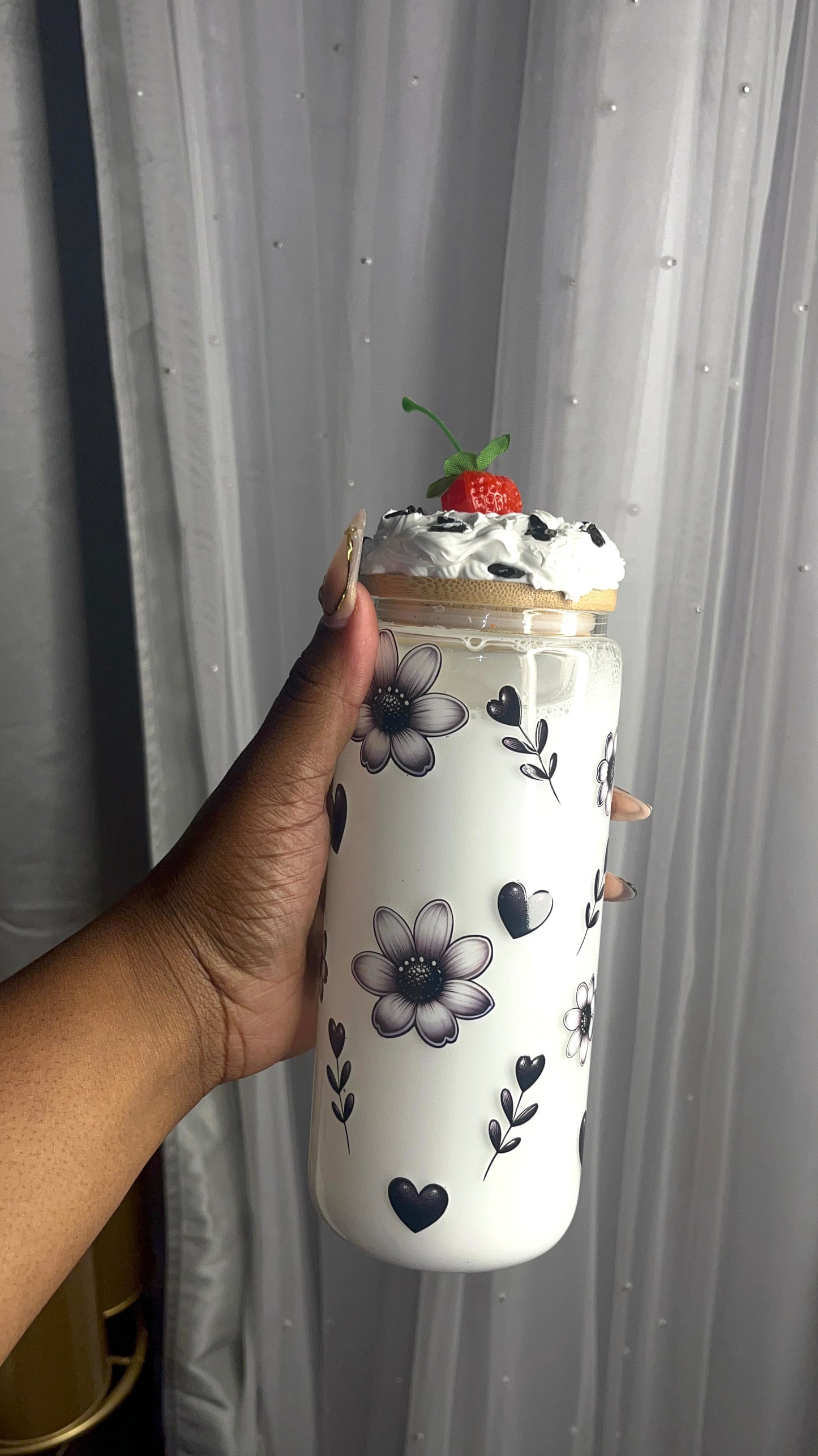 🖤 Strawberry Moo-cha – 16oz Glass Can Tumbler